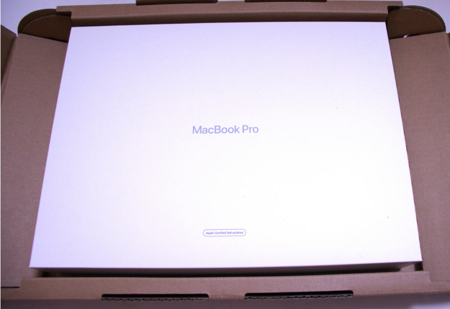 Macbook整備済製品の箱